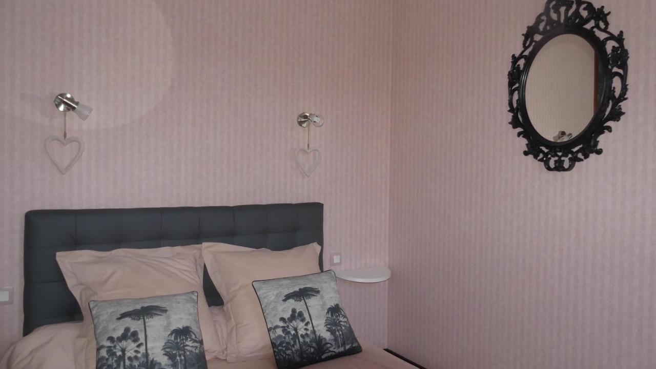 Auberge De La Chesnaie 普勒迪安 外观 照片