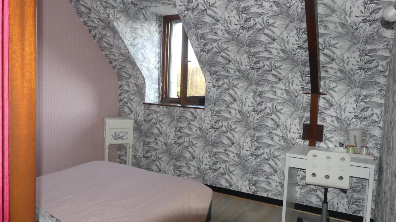 Auberge De La Chesnaie 普勒迪安 外观 照片