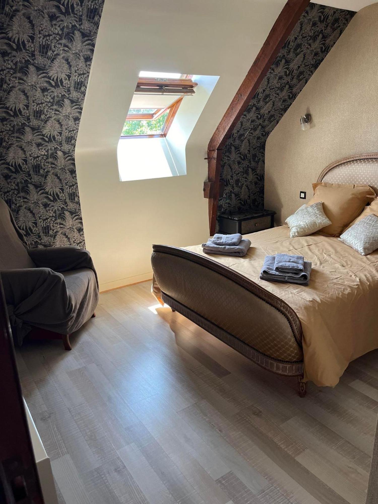 Auberge De La Chesnaie 普勒迪安 外观 照片