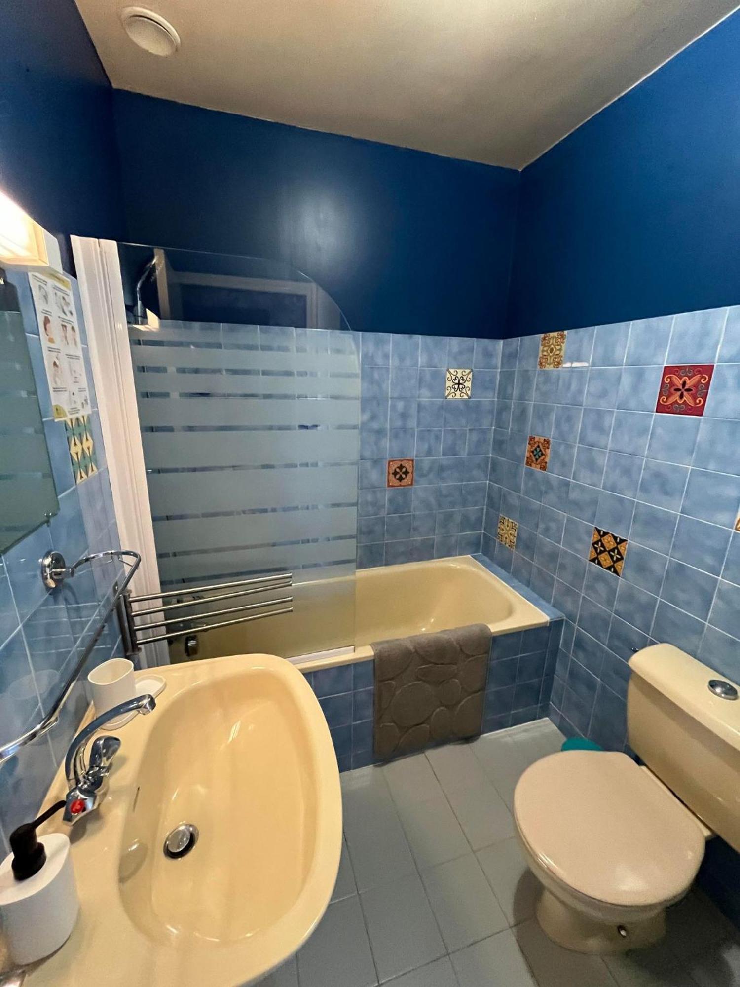 Auberge De La Chesnaie 普勒迪安 外观 照片