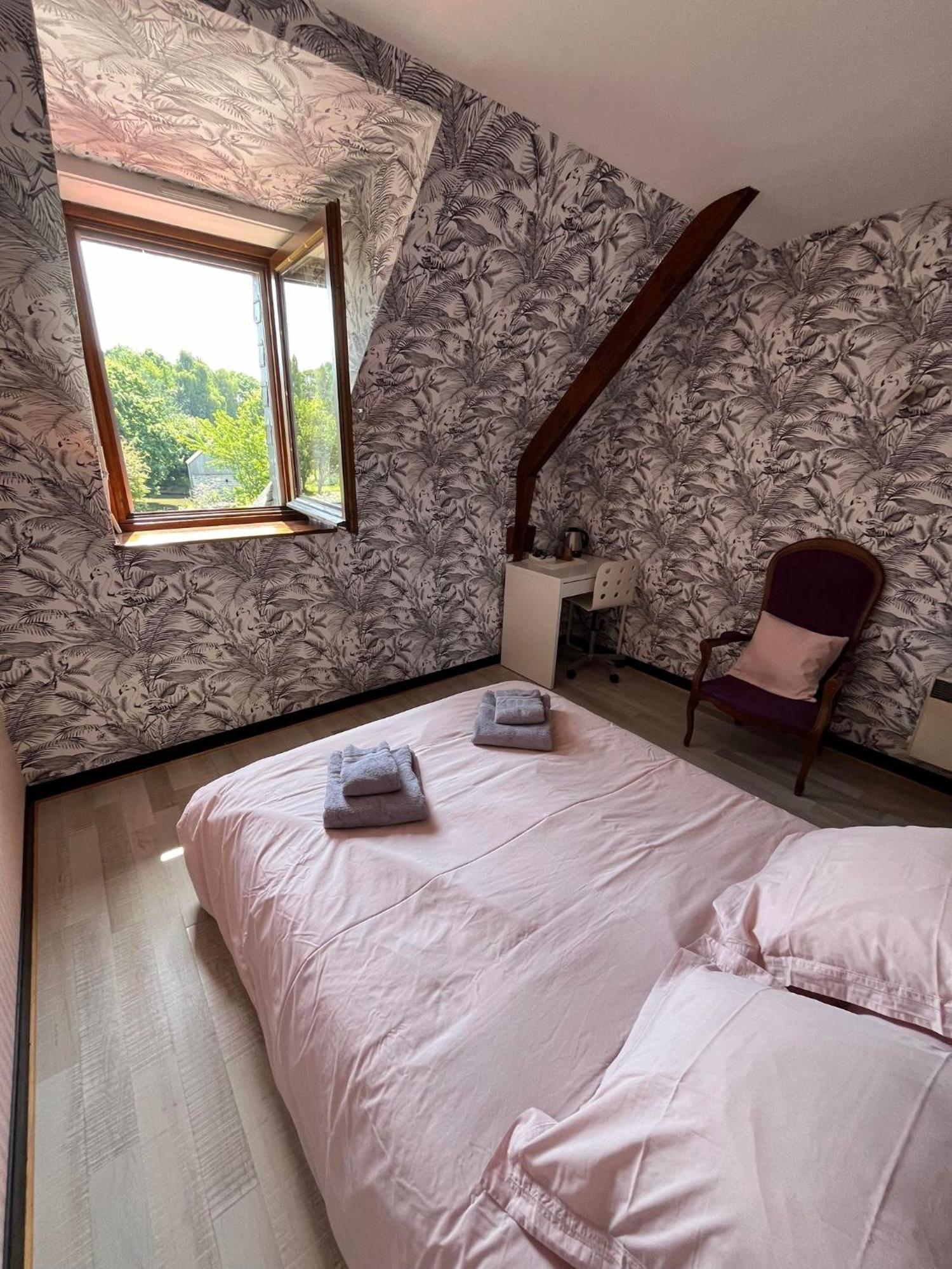 Auberge De La Chesnaie 普勒迪安 外观 照片