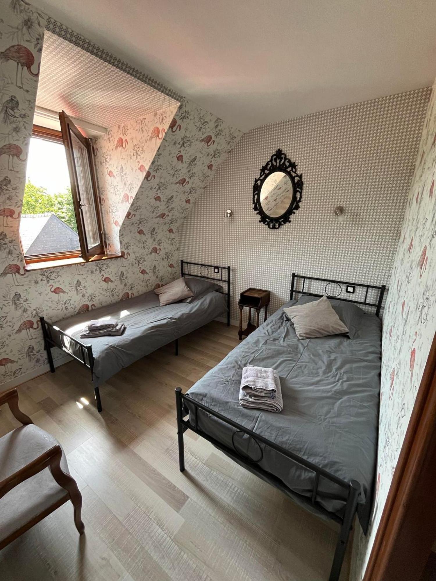 Auberge De La Chesnaie 普勒迪安 外观 照片
