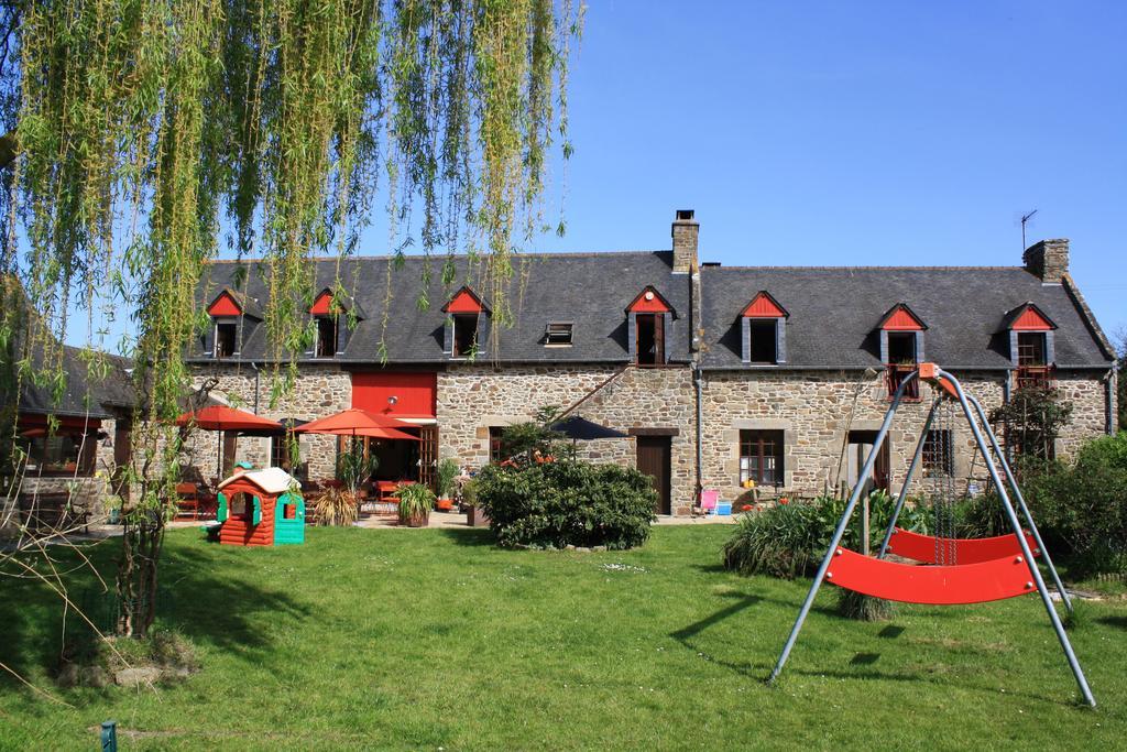 Auberge De La Chesnaie 普勒迪安 外观 照片