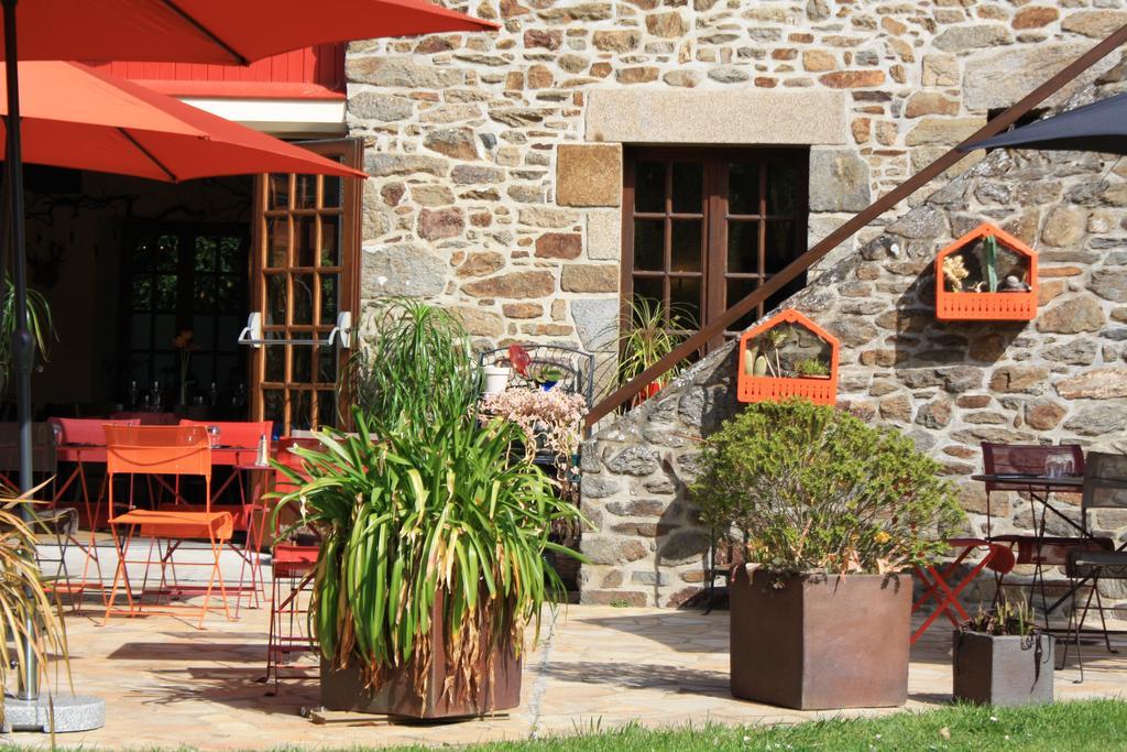 Auberge De La Chesnaie 普勒迪安 外观 照片