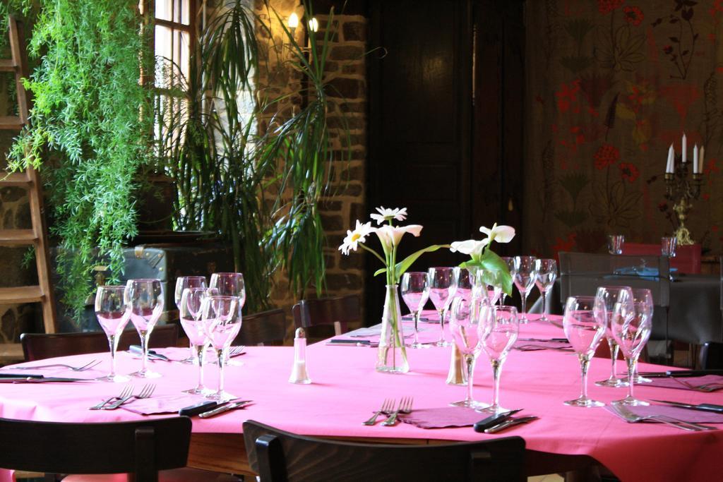 Auberge De La Chesnaie 普勒迪安 外观 照片