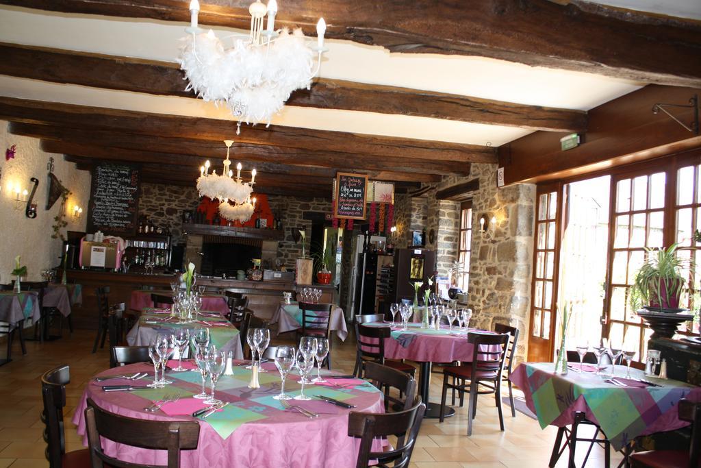 Auberge De La Chesnaie 普勒迪安 外观 照片